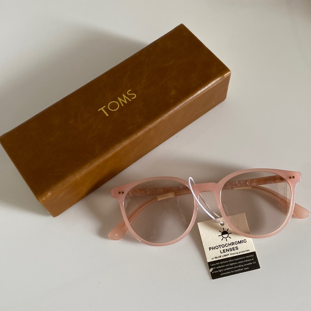 SOLD ❤️ Toms pink rimmed sunglasses